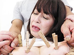 3cm乳首伸ばされ悶絶ドM妻 紀子 50歳 サンプル動画サムネイル